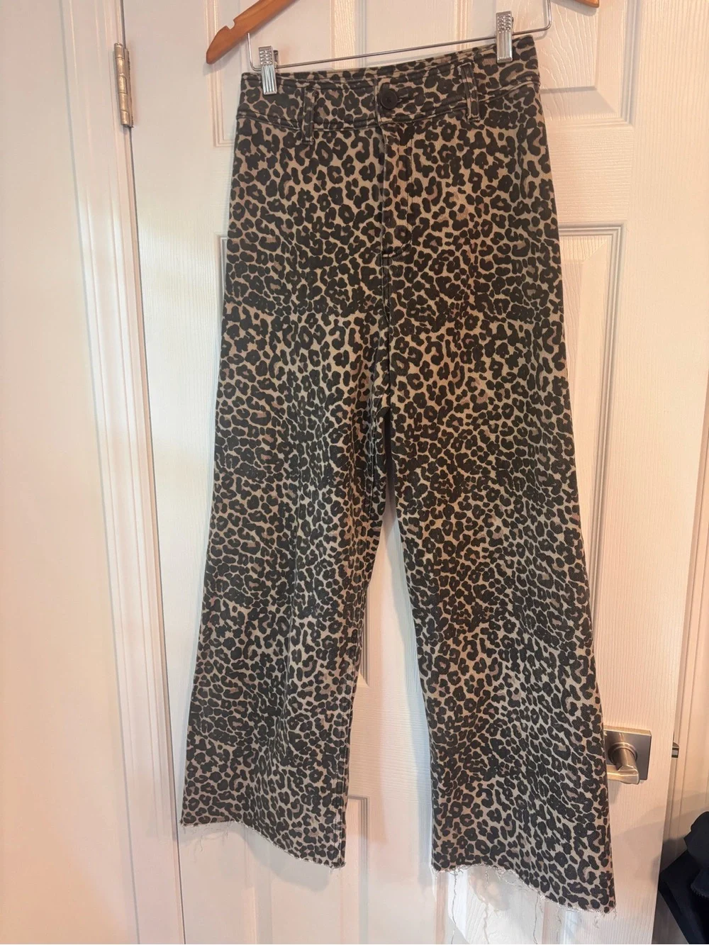 MIOU MUSE Leopard Print Wide Leg Jeans size small